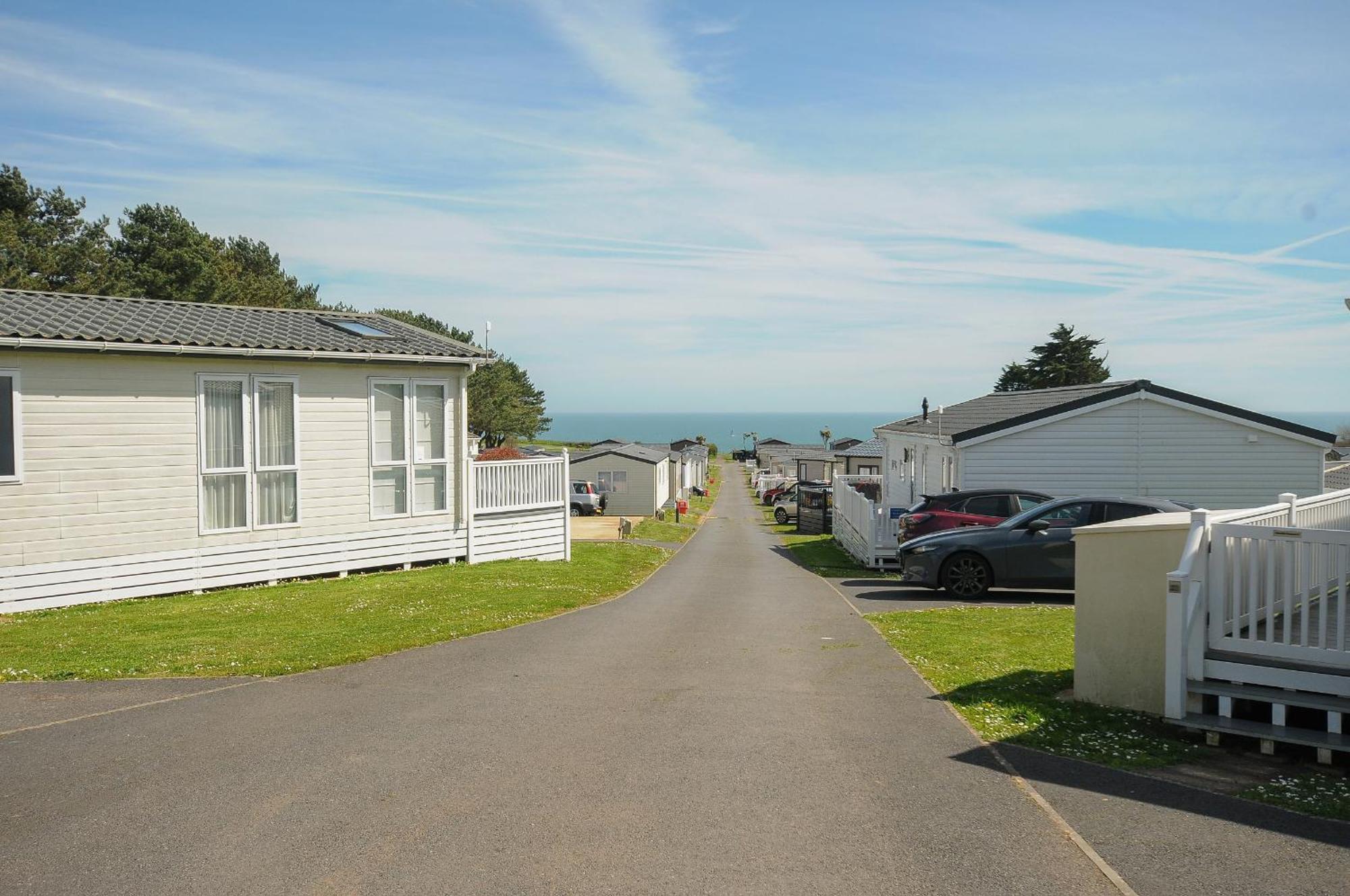 Tb Chalet T2 At Landscove Holiday Park Brixham Exterior foto