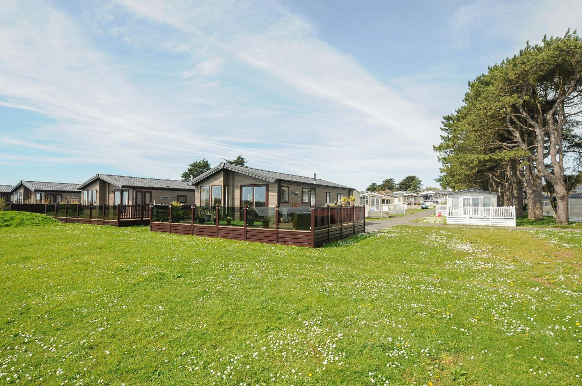 Tb Chalet T2 At Landscove Holiday Park Brixham Exterior foto
